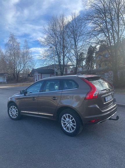 Volvo XC60 8 of 21