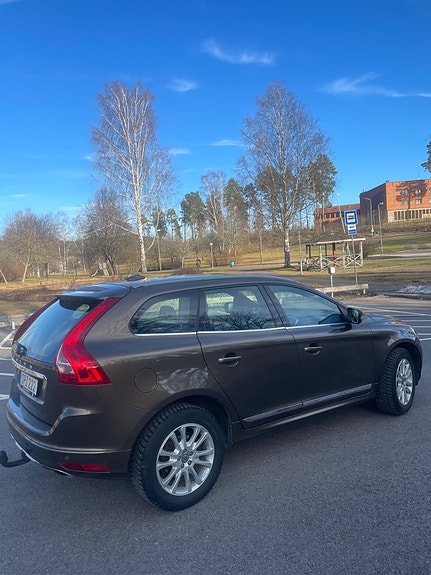 Volvo XC60 10 of 21