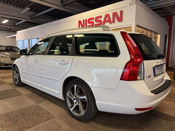 Volvo V50 4 of 5