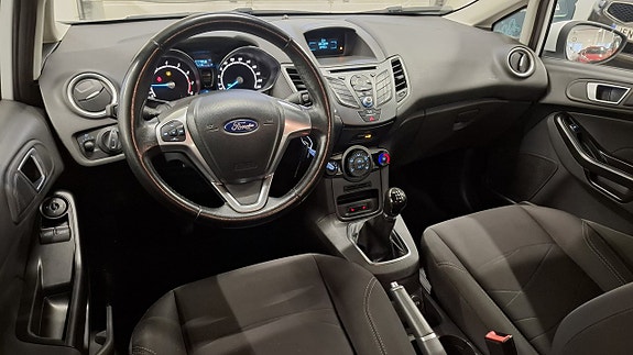 Ford Fiesta 2 of 20