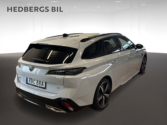 Peugeot 308 SW 3 of 5