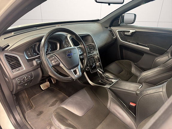 Volvo XC60 8 of 26