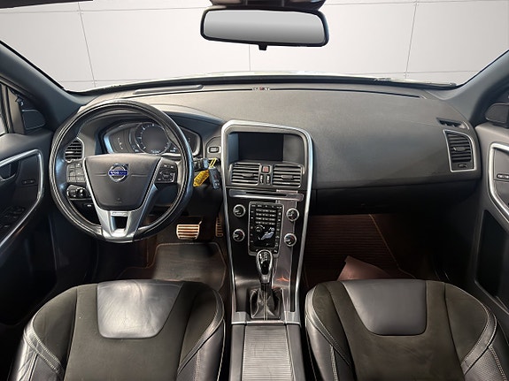 Volvo XC60 12 of 26