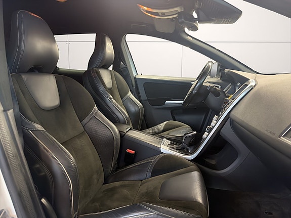 Volvo XC60 10 of 26