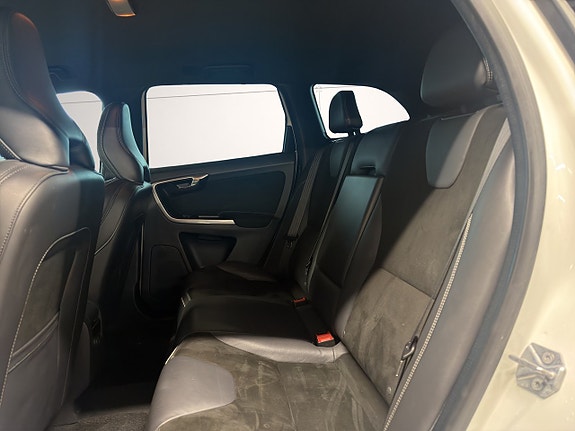 Volvo XC60 13 of 26