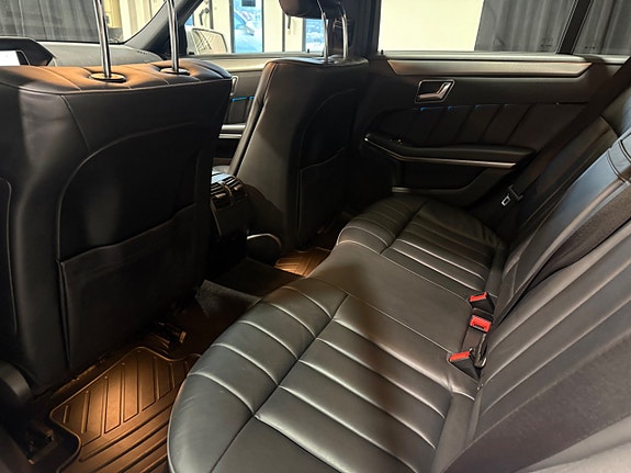 Mercedes-Benz E250 11 of 21