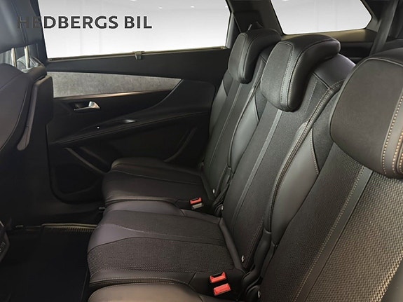 Peugeot 5008 8 of 17