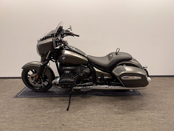BMW R18 Bagger Manhattan Metallic Matt 4 of 5