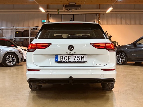 Volkswagen Golf VIII 16 of 30