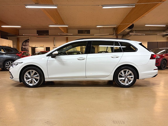 Volkswagen Golf VIII 13 of 30