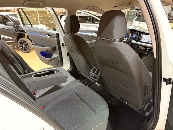 Volkswagen Golf VIII 21 of 30
