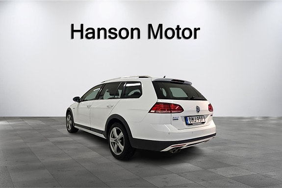 Volkswagen Golf Alltrack 2 of 5