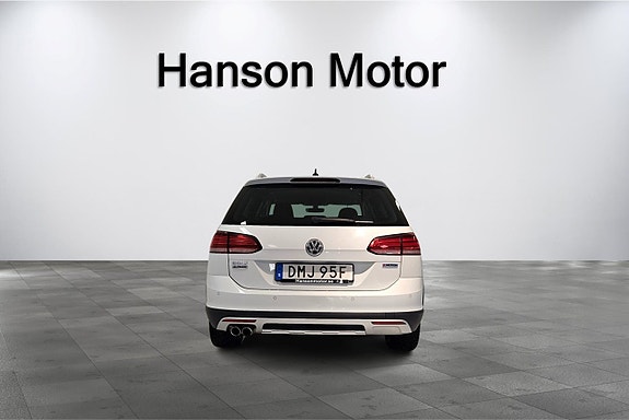 Volkswagen Golf Alltrack 3 of 5