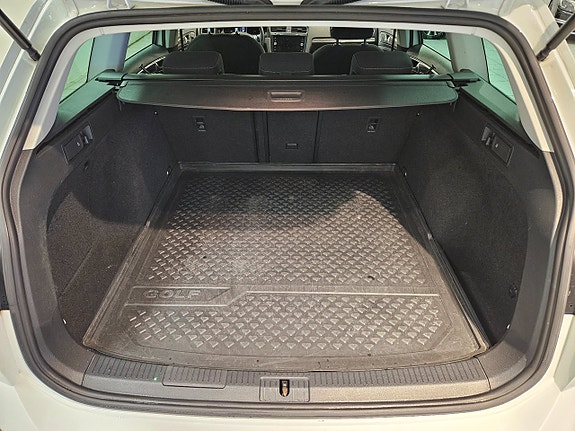Volkswagen Golf Alltrack 4 of 5
