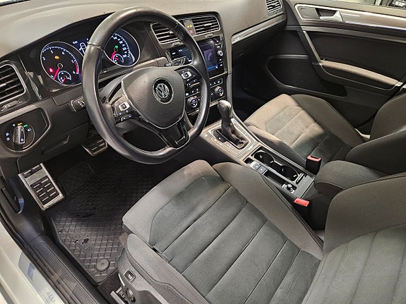 Volkswagen Golf Alltrack 8 of 9