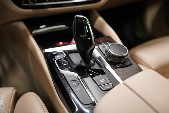 BMW 530e 14 of 22