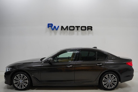 BMW 530e 3 of 5