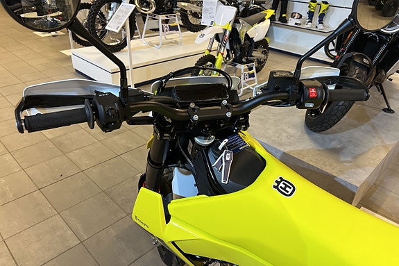 Husqvarna 701 Supermotard *Räntefritt* 8 of 10