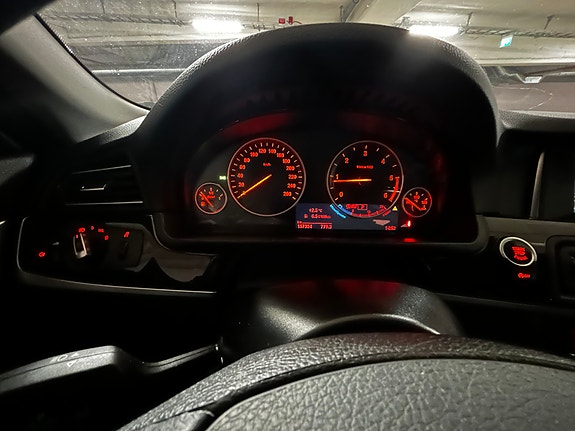 BMW 520d 14 of 25