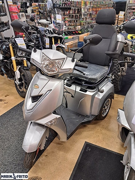 Elegant Elegant Promenadscoter 3