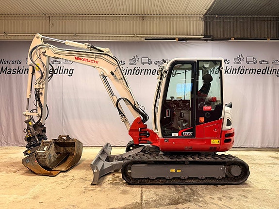 Takeuchi TB260 - LÅGA TIMMAR / GRIP / KAMERA