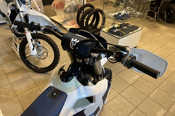 Husqvarna FE 250 2026 *0% Ränta* 15.000:- Rabatt 8 of 8
