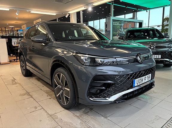 Volkswagen Tiguan 3 of 19