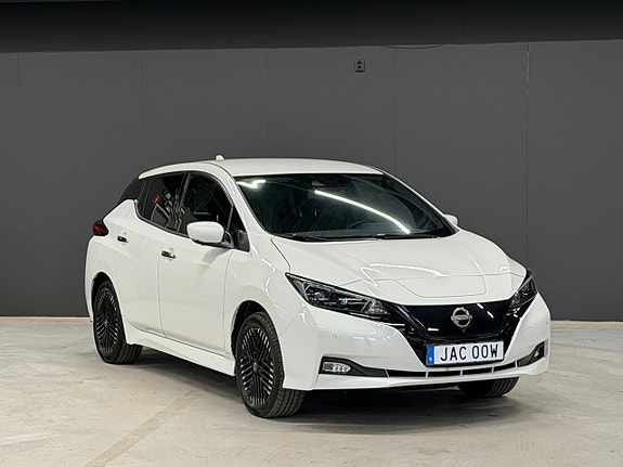 Nissan Leaf 3 of 5