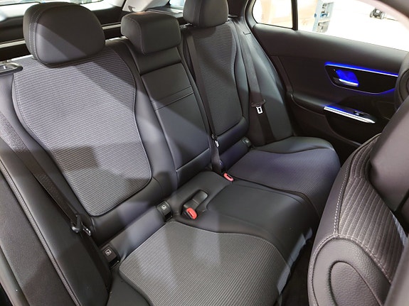Mercedes-Benz C300 14 of 20