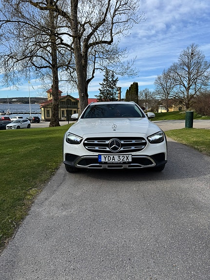 Mercedes-Benz E220 d 3 of 5