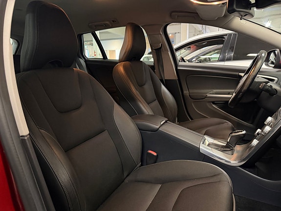 Volvo V60 17 of 30