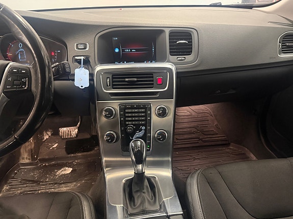 Volvo V60 24 of 30