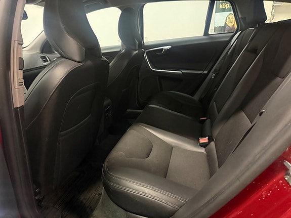 Volvo V60 26 of 30