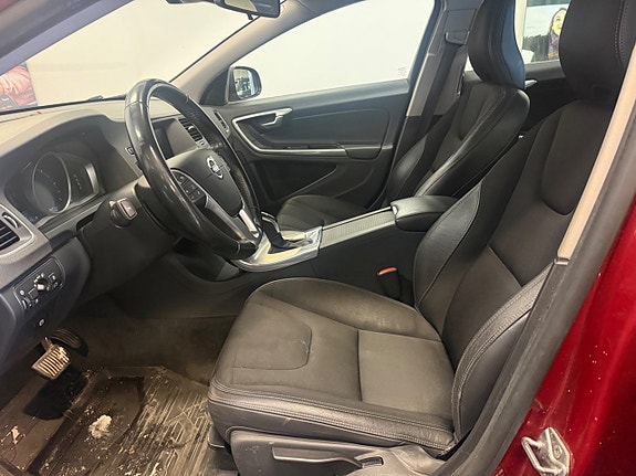 Volvo V60 14 of 30