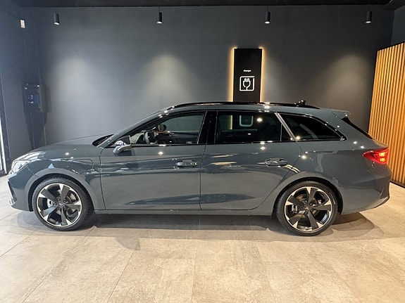Cupra Leon 3 of 5