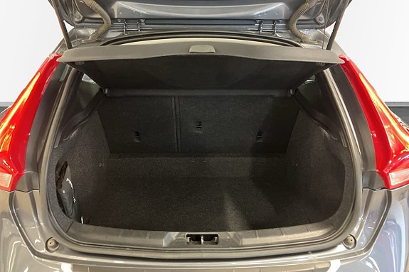 Volvo V40 Cross Country 10 of 10