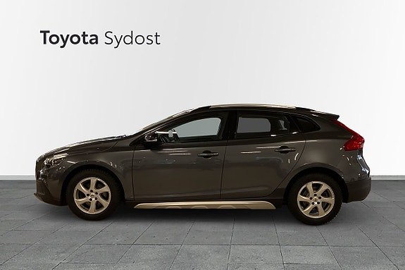 Volvo V40 Cross Country 3 of 5