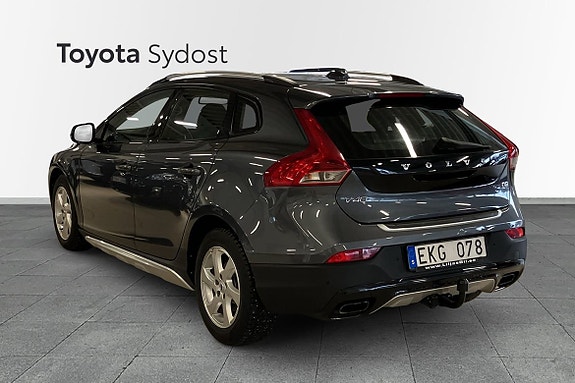 Volvo V40 Cross Country 2 of 5
