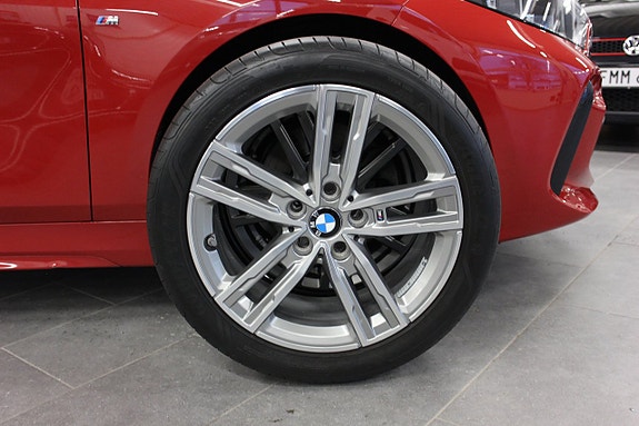 BMW 118i 11 of 18