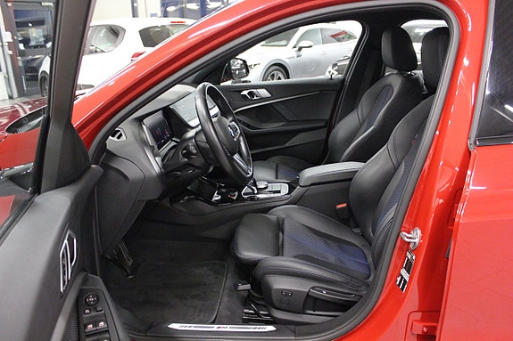 BMW 118i 13 of 18