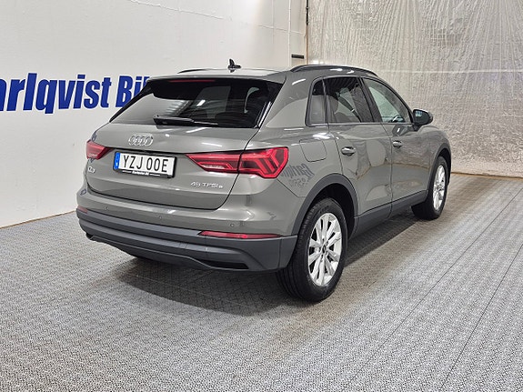 Audi Q3 4 of 5