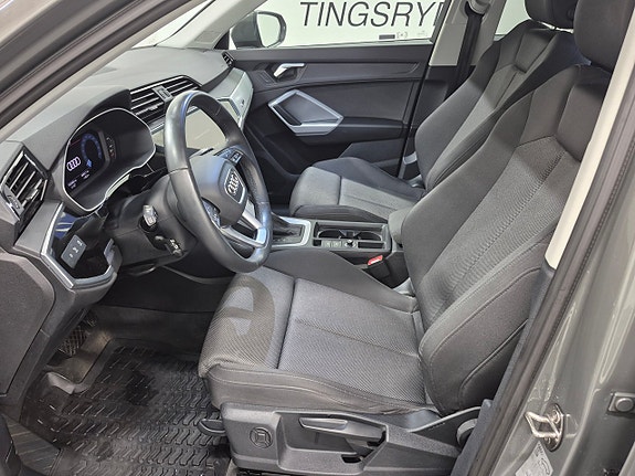 Audi Q3 2 of 5