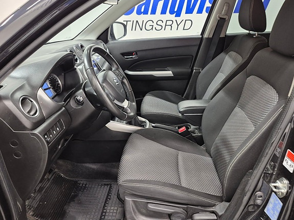 Suzuki Vitara 2 of 5