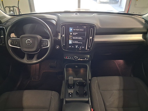 Volvo XC40 5 of 5