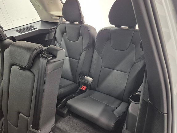 Volvo XC90 11 of 15