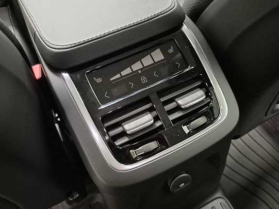 Volvo XC90 14 of 15