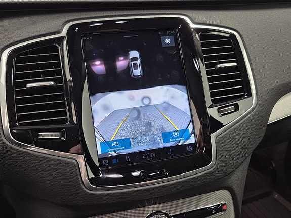 Volvo XC90 8 of 15