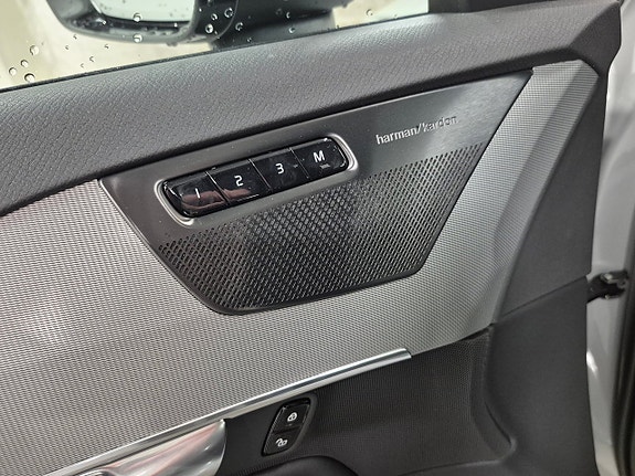 Volvo XC90 15 of 15