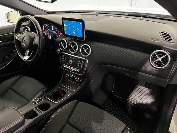 Mercedes-Benz A180 13 of 24
