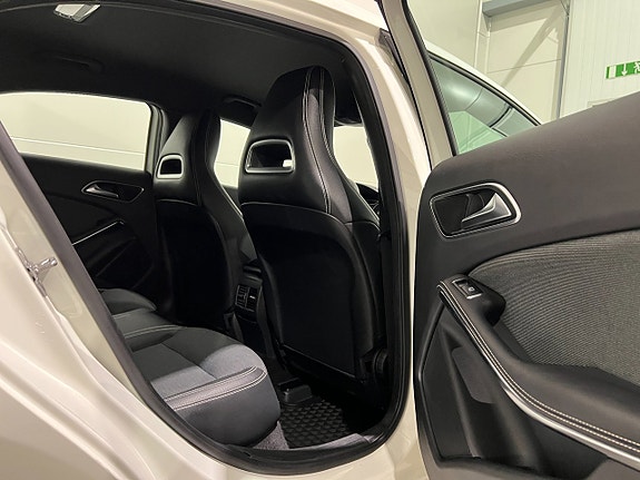 Mercedes-Benz A180 9 of 24